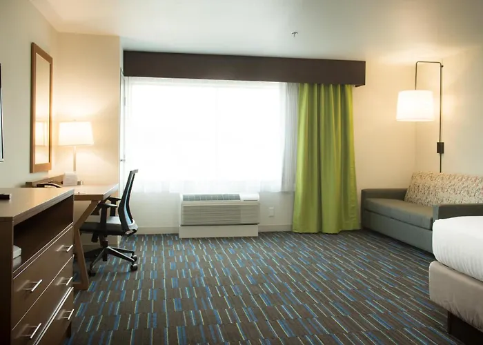 Hotel Express & By Ihg 3*
