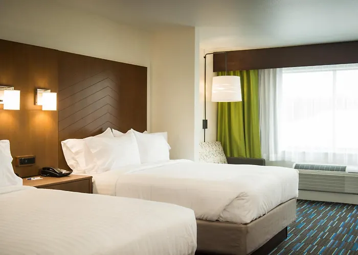Express & By Ihg 3*