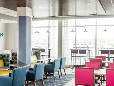 Express & By Ihg